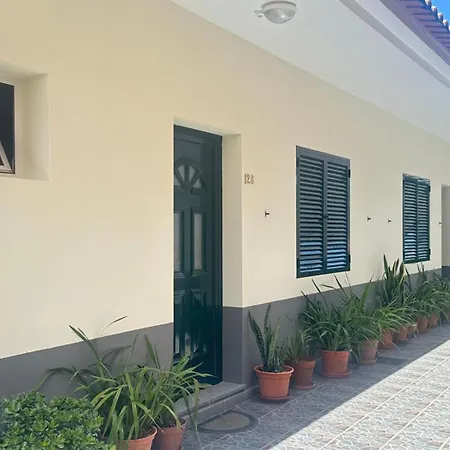 Sea And Sun 4 - Jardim סנטנה